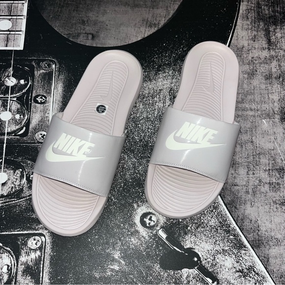 NEW Nike Slides main image 10
